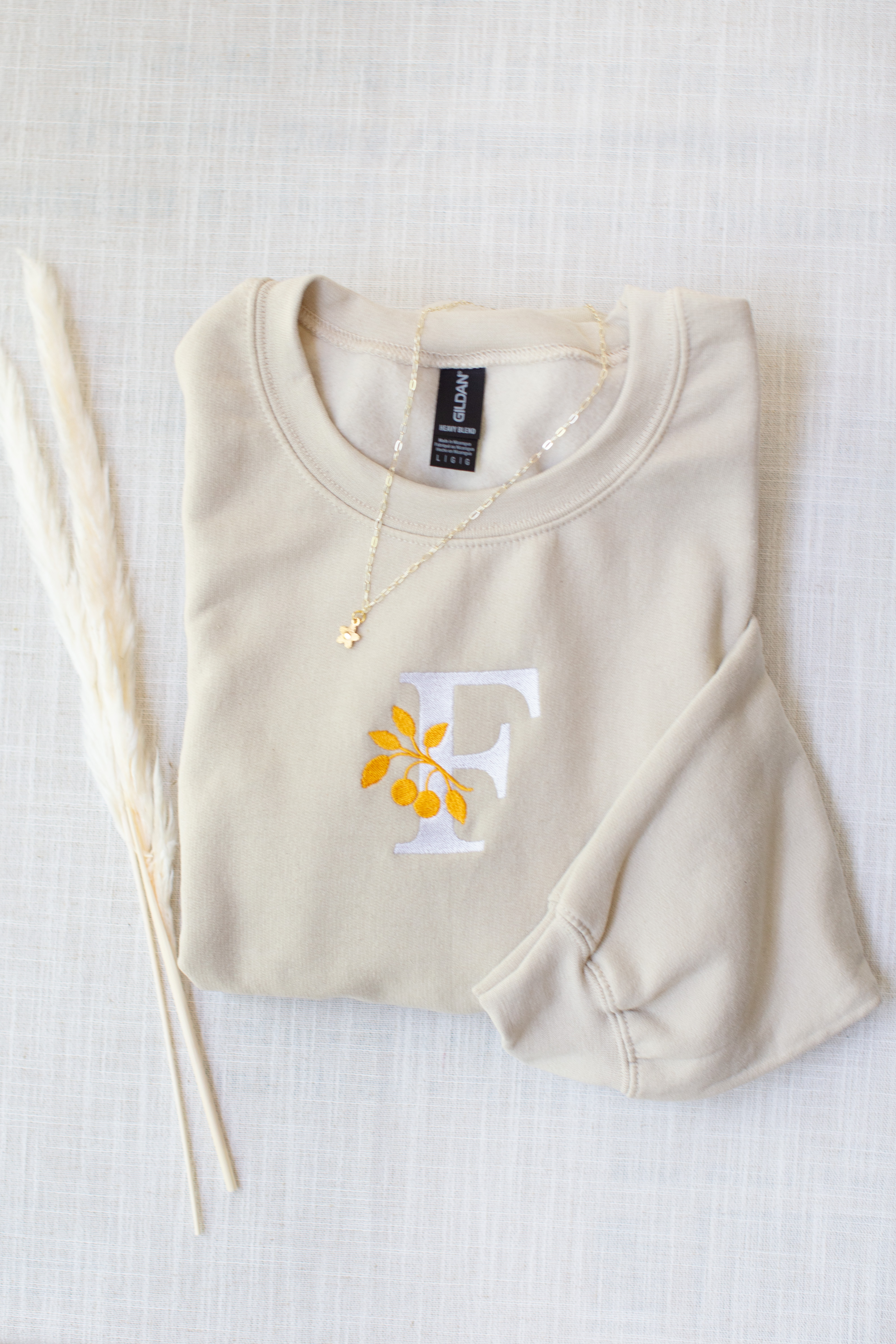 Personalized Embroidered Monogram Teacher Appreciation Sweatshirt – Gold Apple Personalized Embroidered Monogram Teacher Appreciation Sweatshirt – Gold Apple